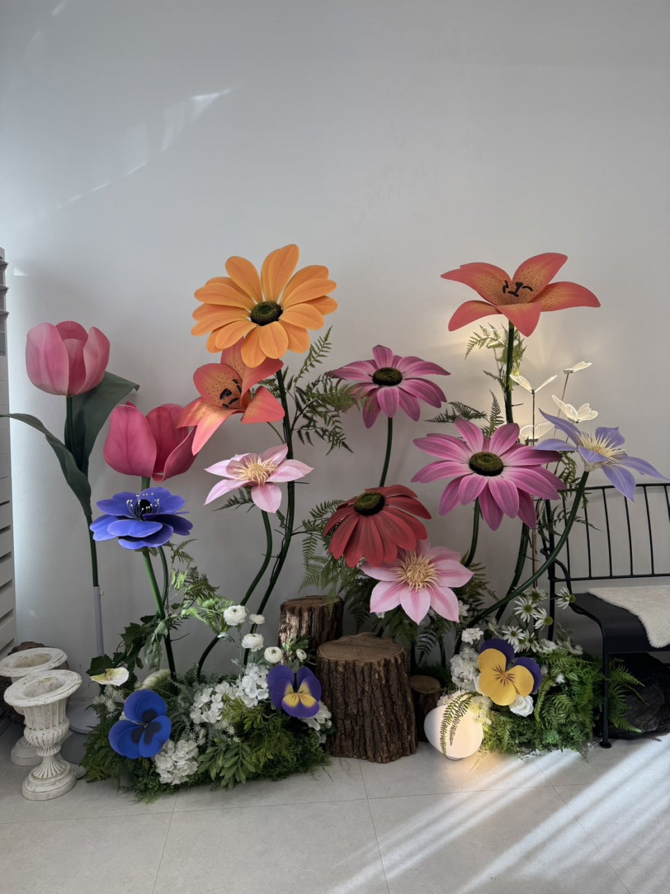 Year-end indoor giant flower photo zone completed in a certification course